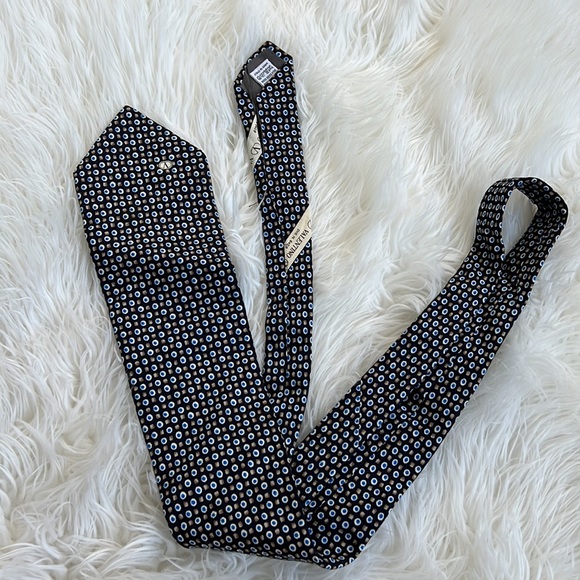 VALENTINO Polka Dot Luxury Tie 100% Silk - Picture 6 of 6